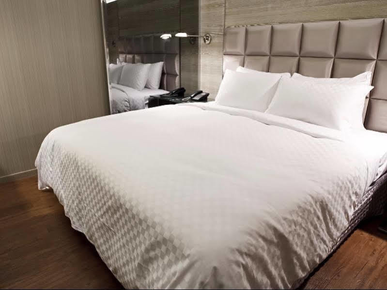 Royal Group Hotel Ho Yi Branch Kaohsiung Zewnętrze zdjęcie